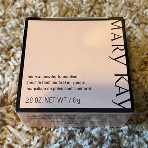 *NIB* Mary Kay Mineral Powder Foundation, IVORY 2